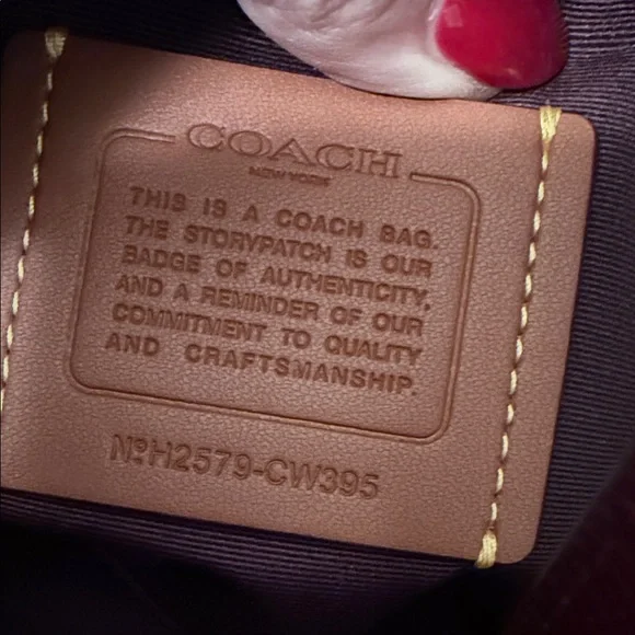 ♥️ Coach NWT Dark Wine Fiona Zip Tote Bag with Zipper Closure and Gold Hardware - Picture 8 of 8